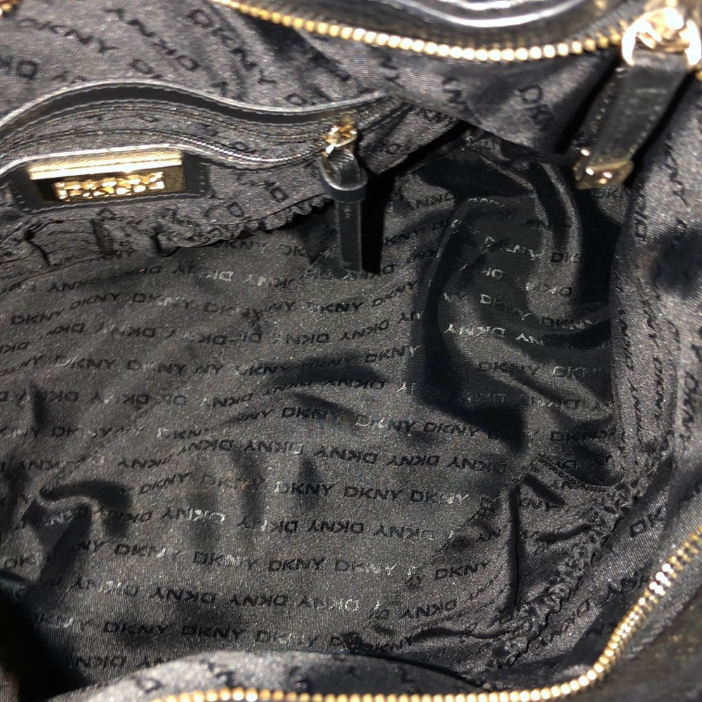 DKNY leather shoulder bag with gold accents - Picture 6 of 8
